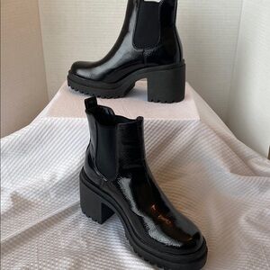 Diba Glossy Black Patent Leather Print Platform Heeled Boots Chelsea Sz 6.5 NWOT